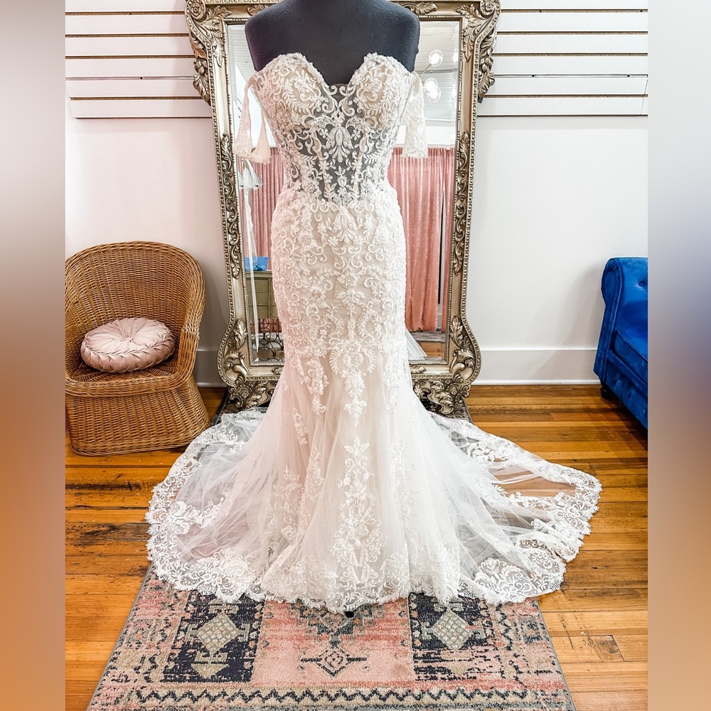 Brand new private label wedding gown, mermaid wedding dress, wedding size 14